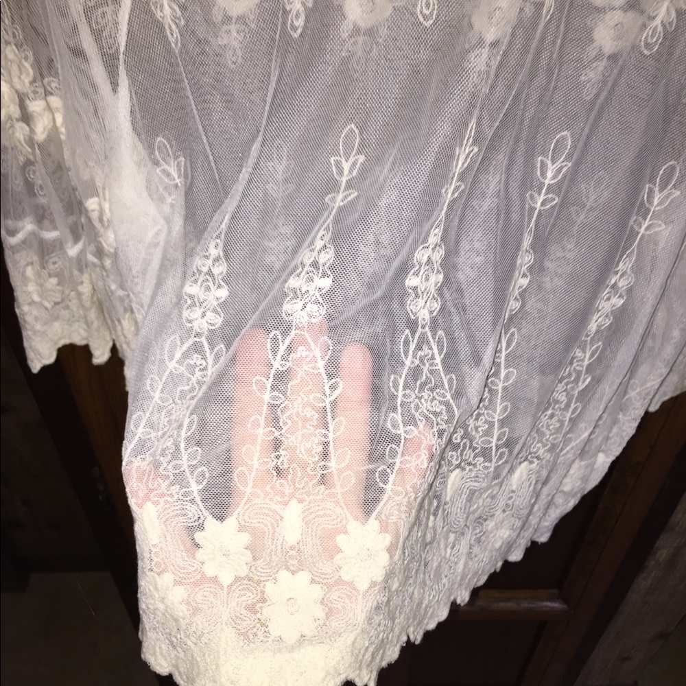 Lace blouse - Picture 2 of 3
